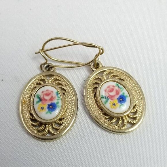 Vintage Sarah Coventry Floral Oval Gold Tone Dangle Earrings, Signed Estate - Picture 1 of 6